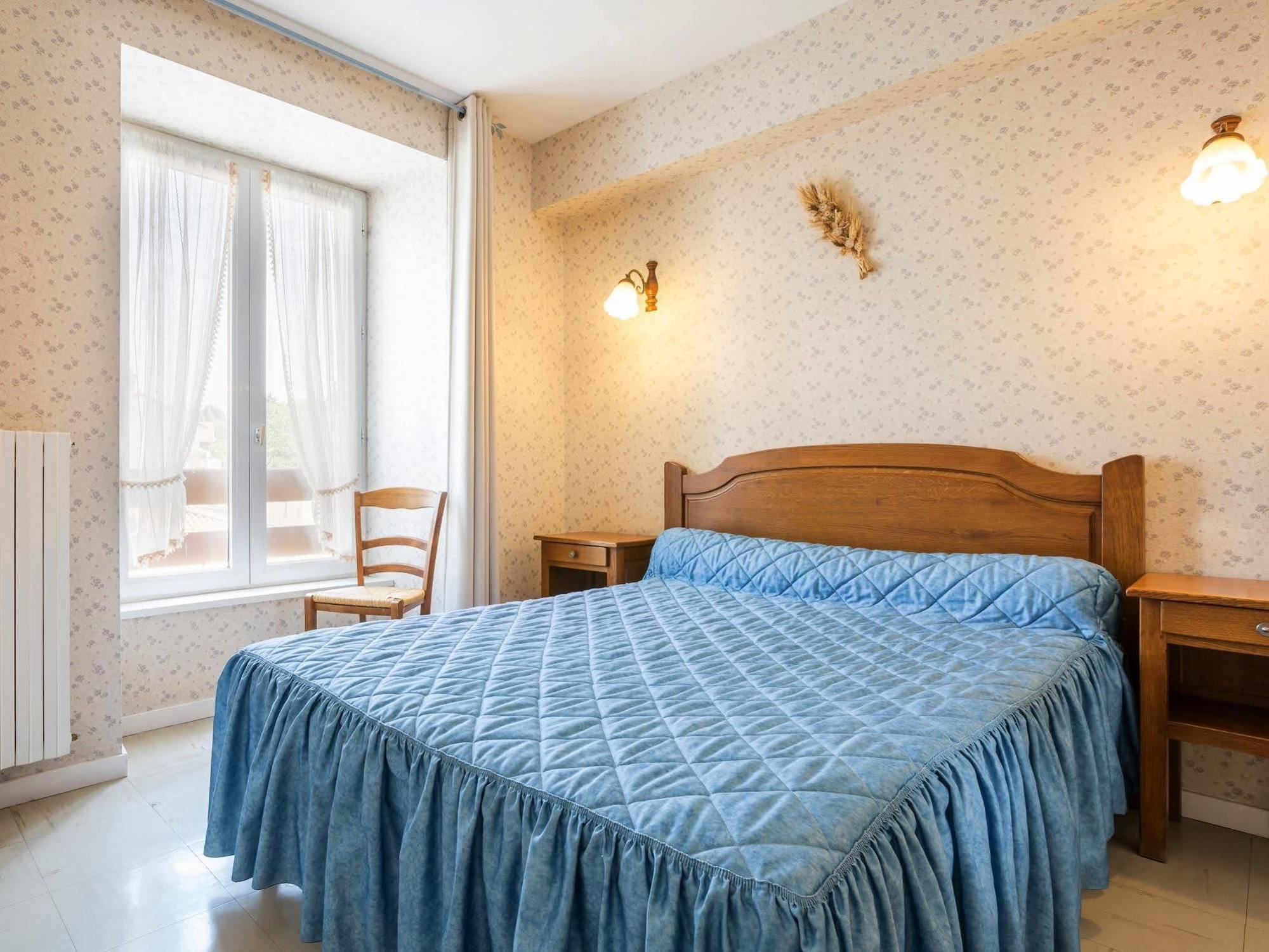 Hotel Logis Le Clair Logis à Laussonne Extérieur photo